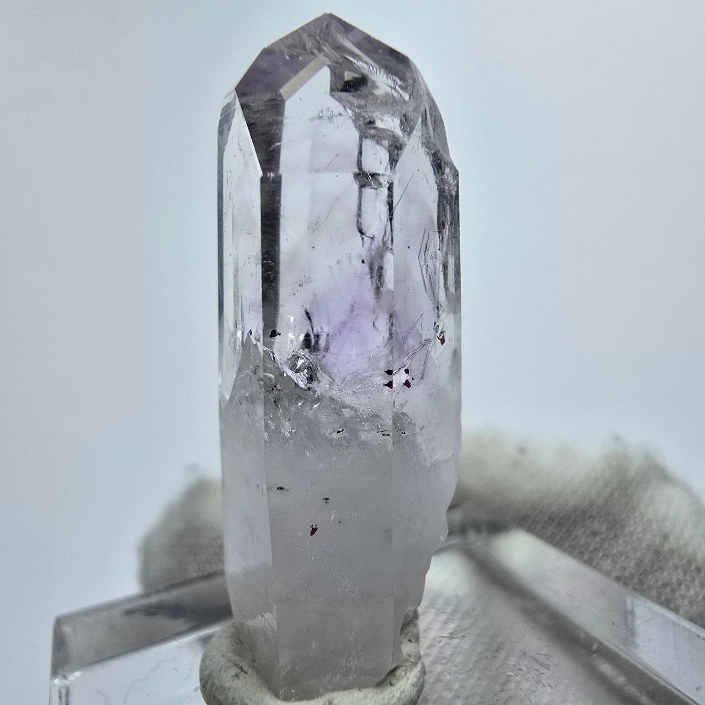 Phantom Amethyst Kristall mit Hämatit Streep Mine Goboboseb Namibia 30*12*9mm