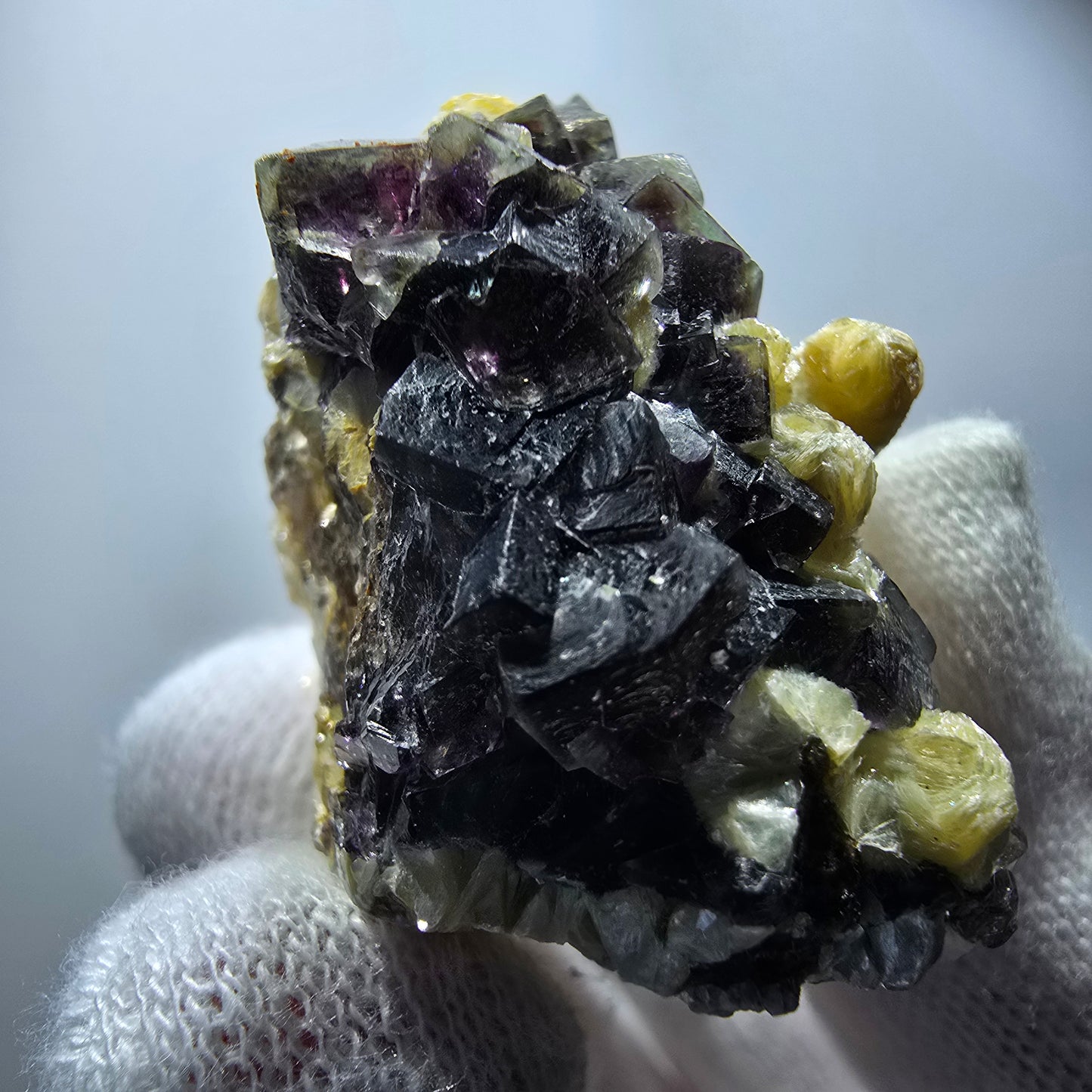 Cubes de fluorite fantôme colorés, hyalite, spécimen de muscovite, Erongo, Namibie, 42 x 39 x 28 mm