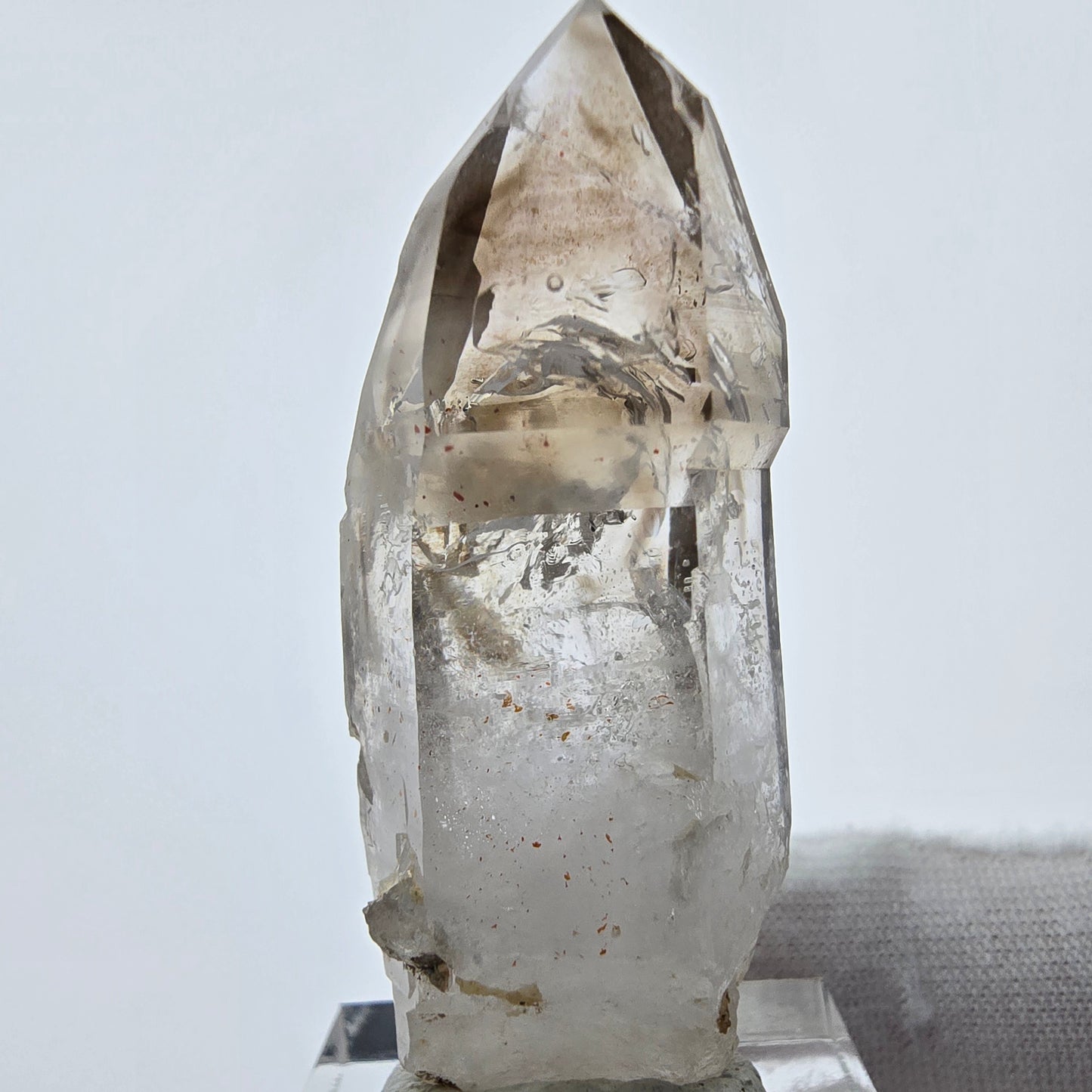 Enhydro Phantom Quartz fumé Sceptre Tip 1x Bubble Goboboseb, Namibie 50*19*18mm