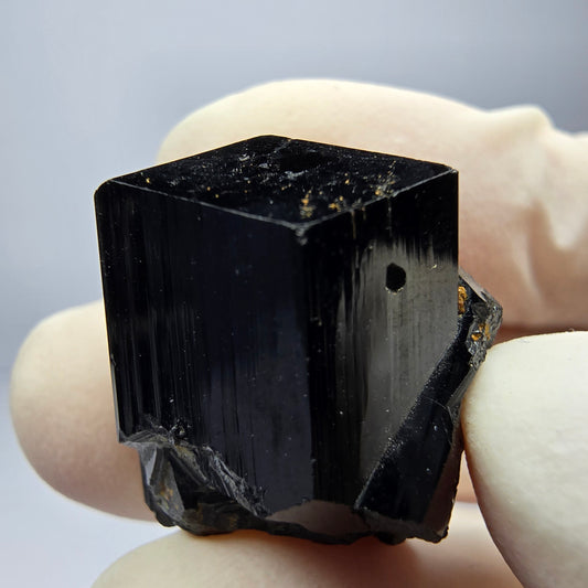 Symmetrical Schörl tourmaline specimen Erongo, Namibia 21*18*16mm mineral collection