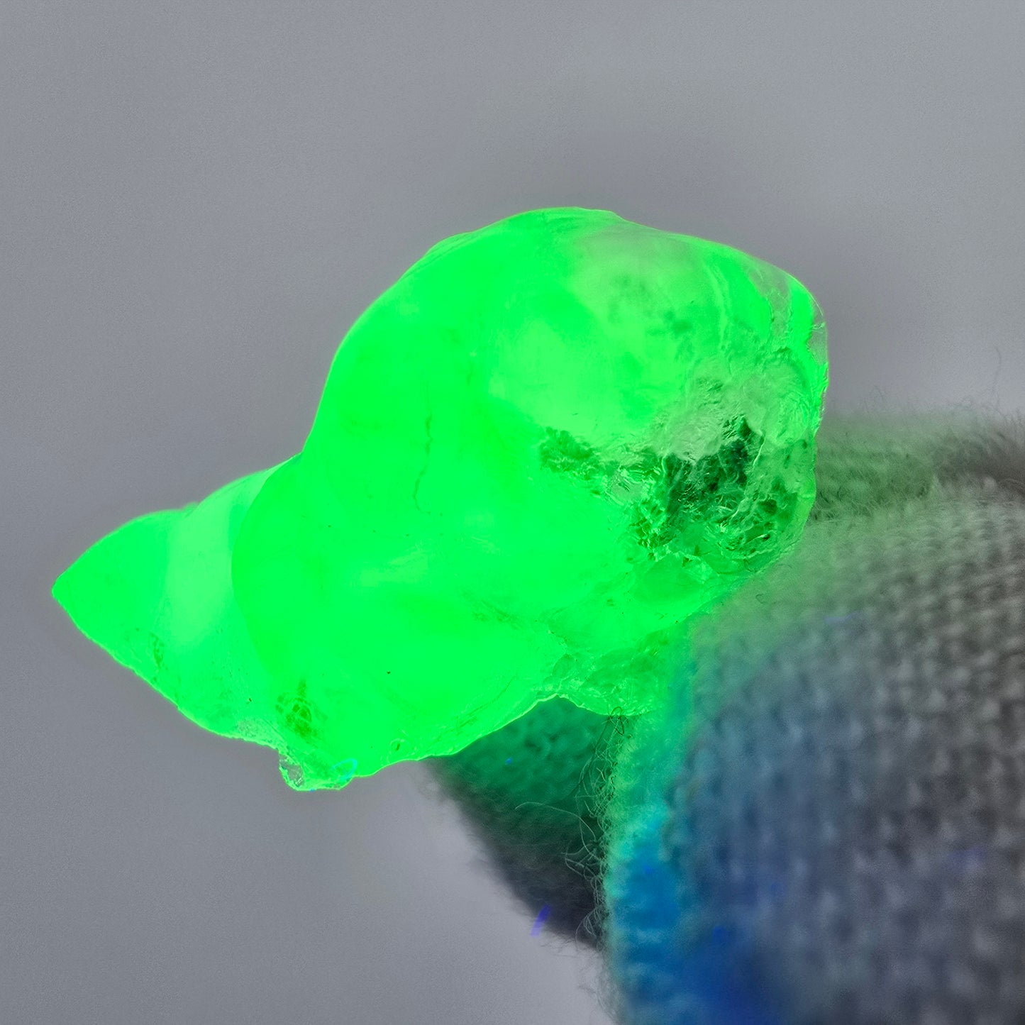 Seltene Hyalit, UV Opal Stufe Erongo, Namibia 16*11*6mm Mineraliensammlung
