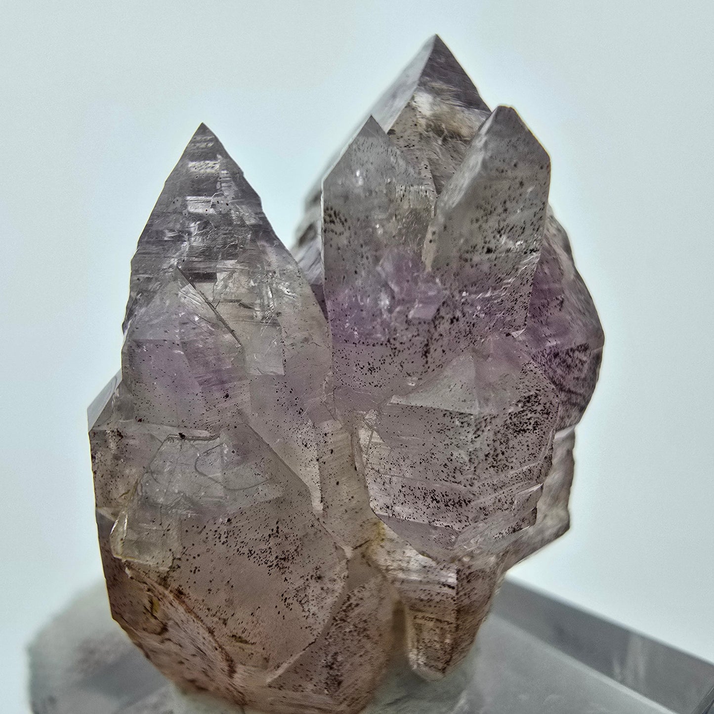 Amas de sceptres d'améthyste fantôme transparent violet brun Goboboseb, Namibie 36*27*20mm