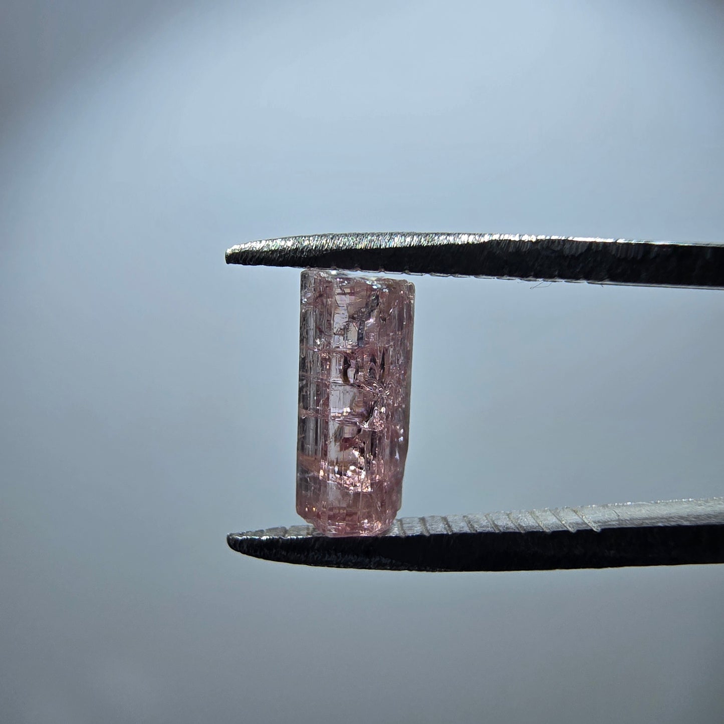 Seltener Rubellit Turmalin Kristall, rosa Minas Gerais, Brasilien 8*3*3mm