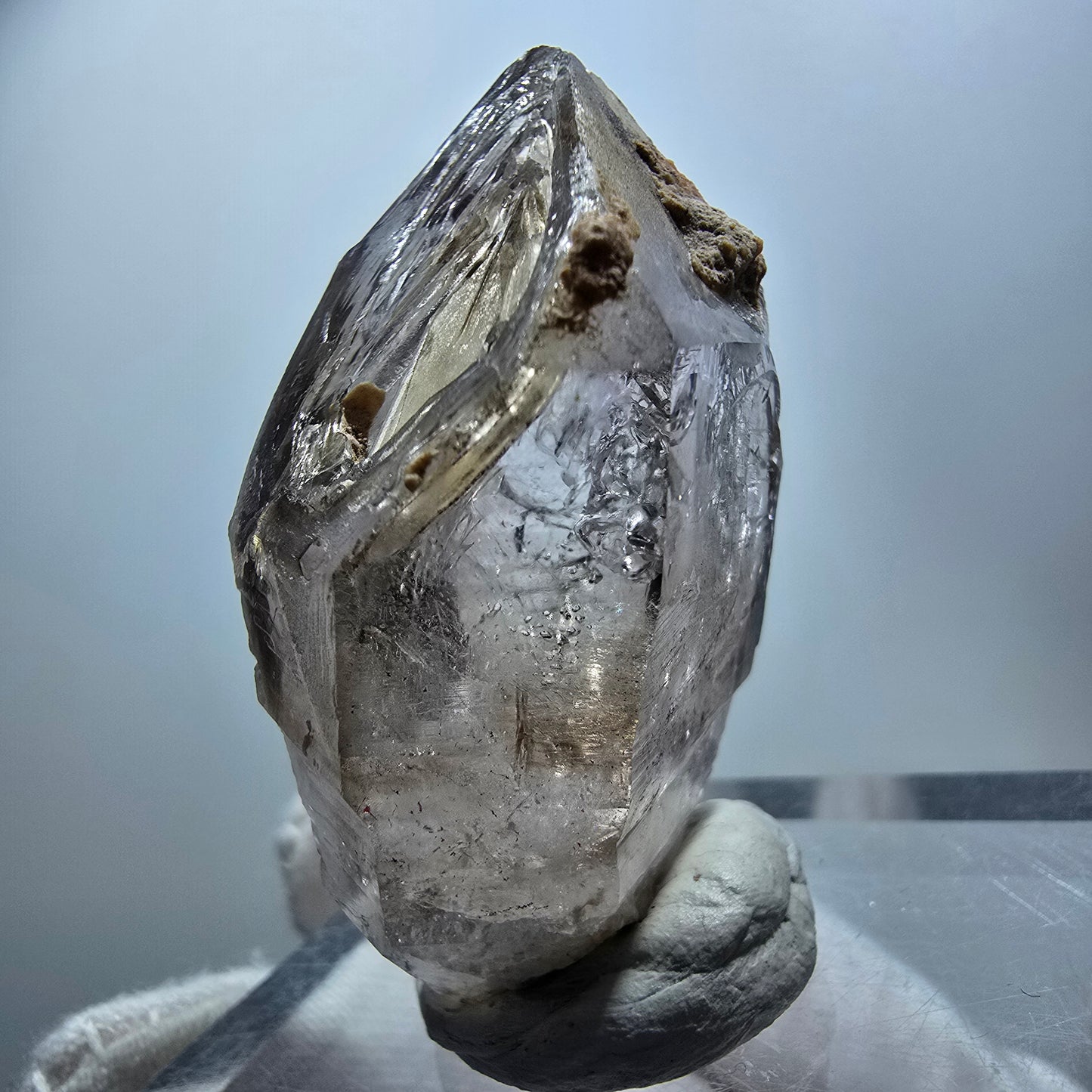 Quartz fumé fantôme transparent, pointe de sceptre, Goboboseb, Namibie, 48 x 32 x 22 mm