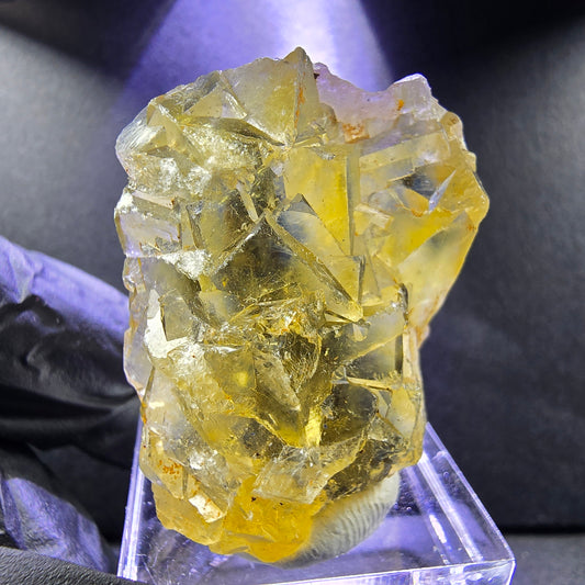 Rare Honey Pocket Phantom Fluorite XX Cube Grade 35*26*14mm Okorusu, Namibie