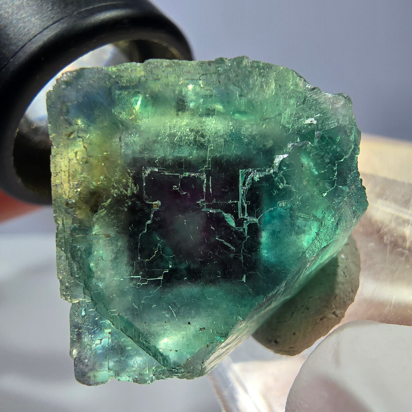 Cristal de fluorite fantôme transparent, cube vert-violet, Okorusu, Namibie, 24 x 24 x 20 mm