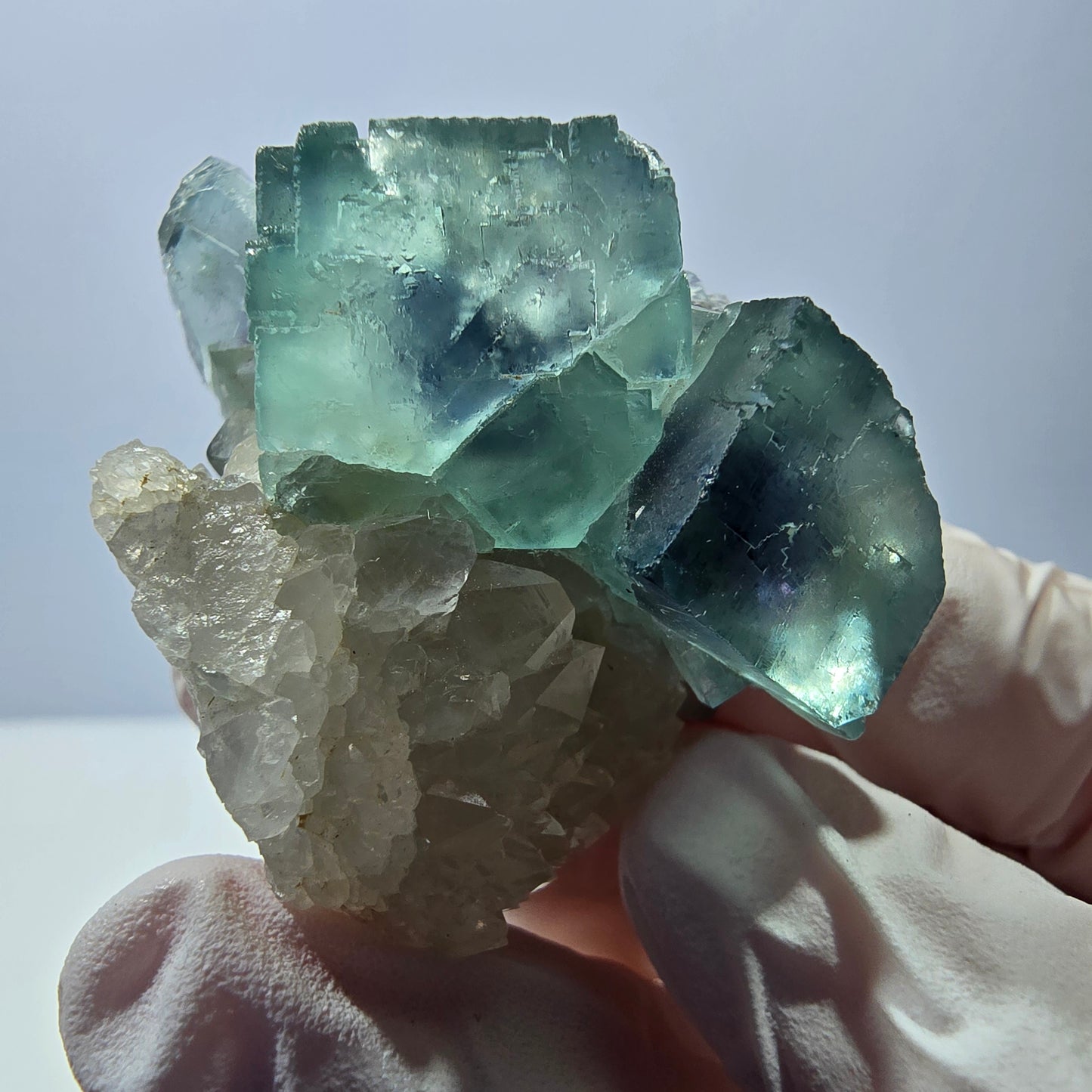 Rare cube de fluorite fantôme, spécimen de quartz vert violet Okorusu Namibie 44 x 32 x 26 mm