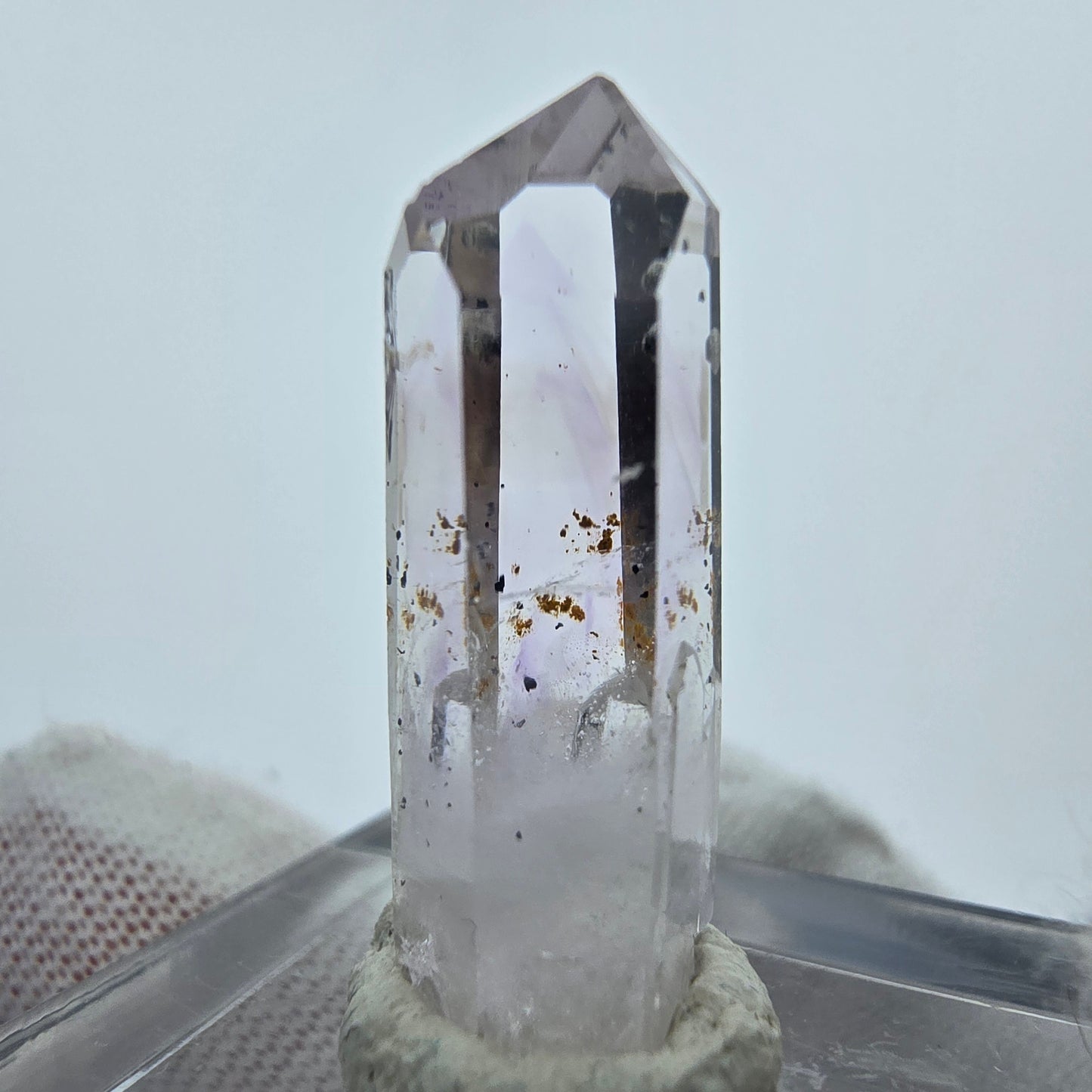 Phantom Amethyst Kristall mit Hämatit Streep Mine Goboboseb Namibia 25*10*8mm