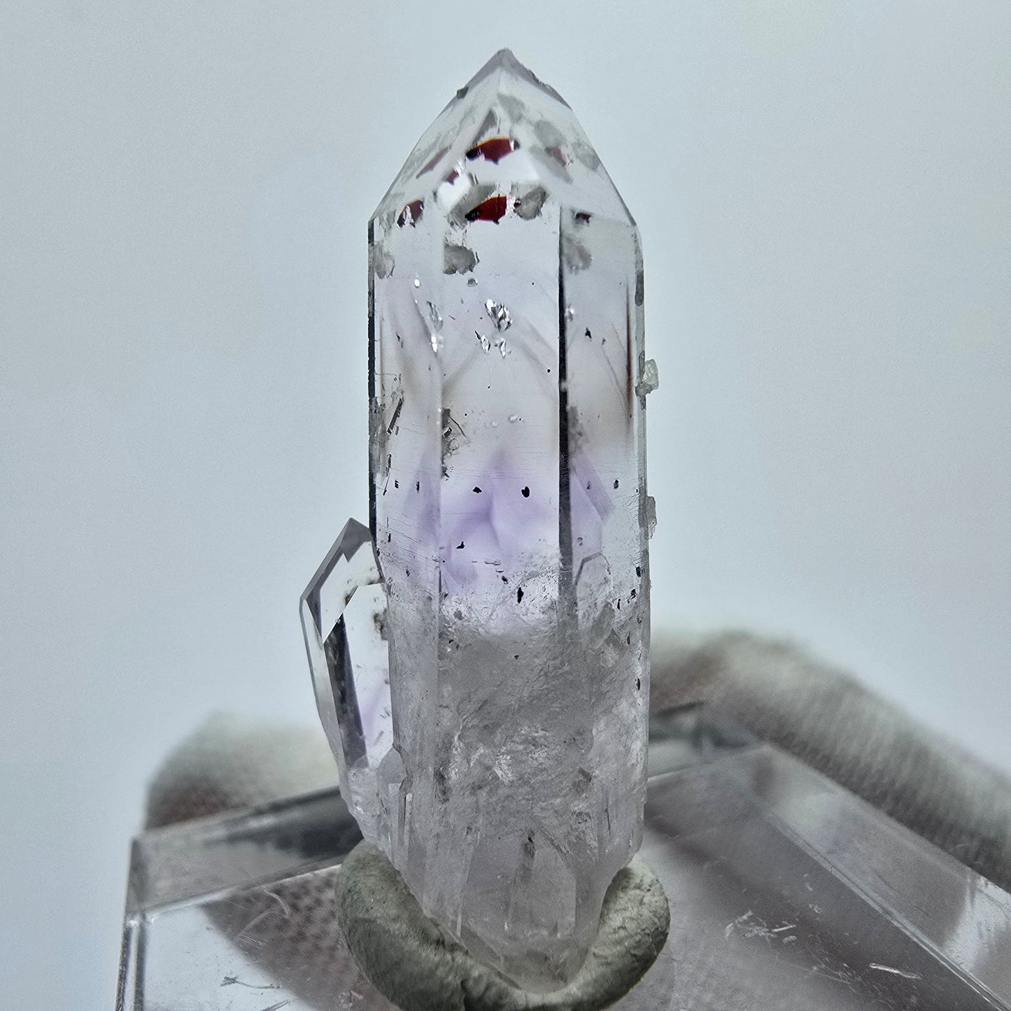 Harlekin Phantom Amethyst mit Prehnit Streep Mine Goboboseb Namibia 30*11*9mm