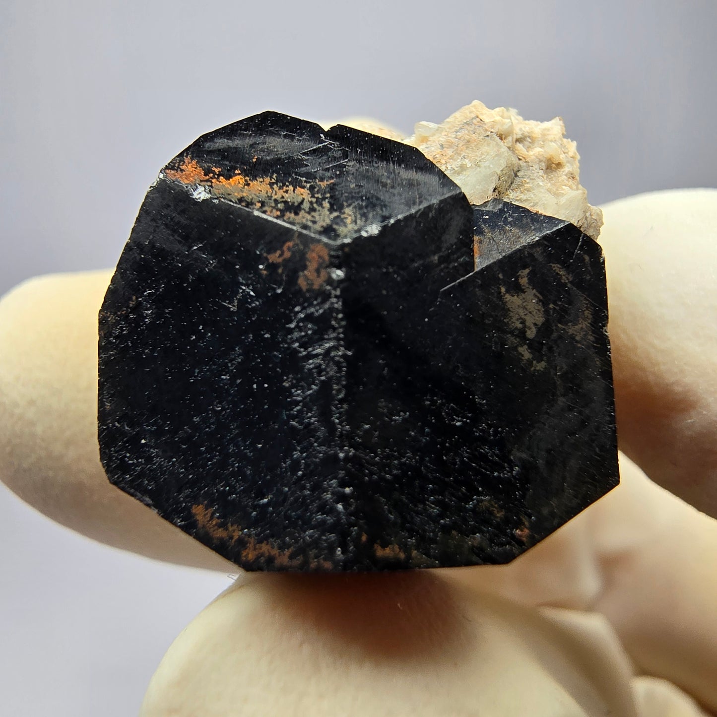 Symm. Schörl Turmalin Orthoklas Hyalit Stufe Erongo, Namibia 24*23*20mm Sammlung