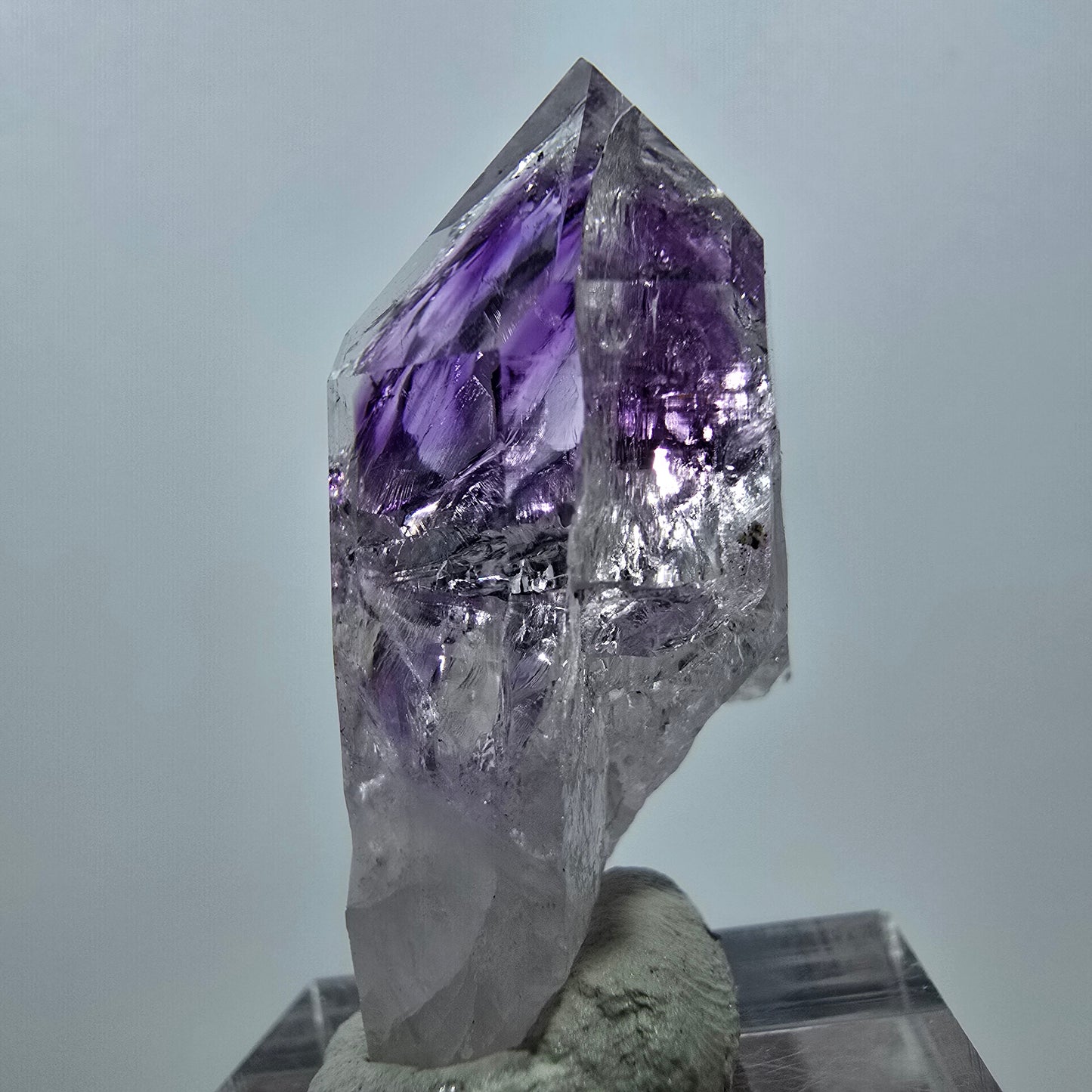 Améthyste fantôme, mine d'hématite Point Streep, Goboboseb, Namibie, 39 x 19 x 16 mm