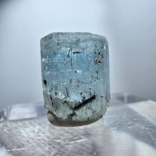 Seltener Aquamarin X mit Schörl Turmalin Erongo, Namibia 10*9*7mm