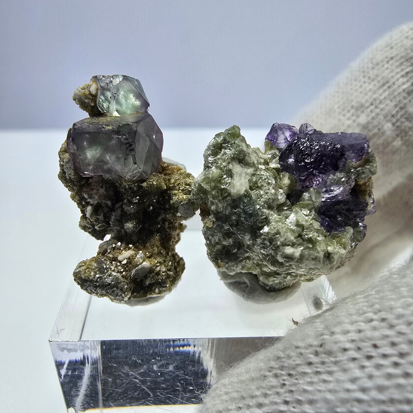 2er Set Phantom Fluorit Würfel zonal, Muskovit Stufe Erongo, Namibia 20+23mm