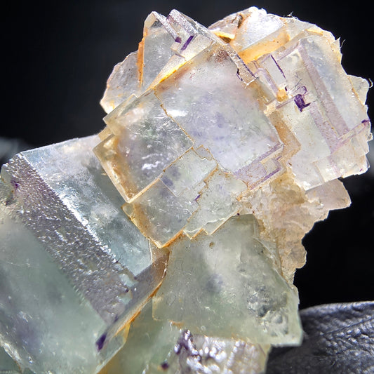 Zonare Phantom Fluorite cube niveau vert violet Okorusu, Namibie 62*27*22mm
