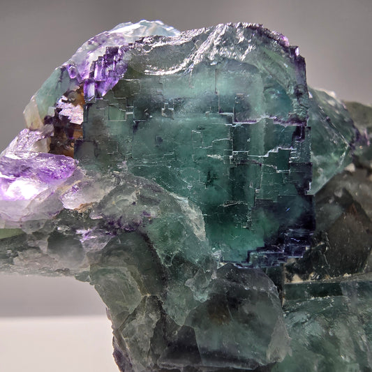 Grand cube de fluorite fantôme vert violet zonar Okorusu, Namibie 116*64*31mm