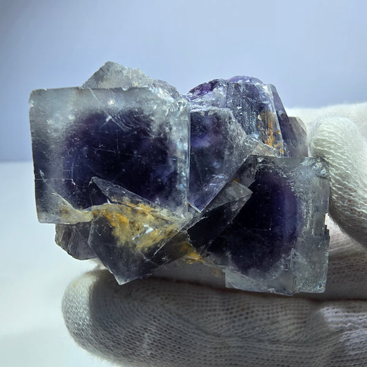 Spécimen de cube de fluorite fantôme, parqueté bleu violet Okorusu, Namibie 53*38*32mm