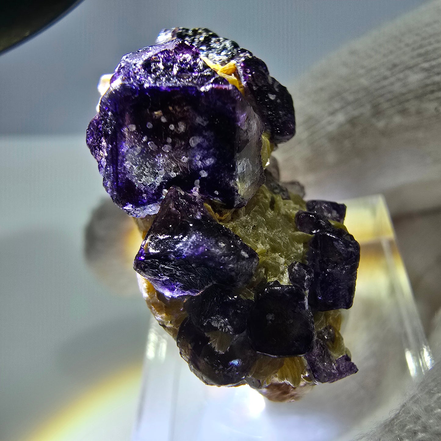 Cube de fluorite fantôme zonal, spécimen de muscovite, Erongo, Namibie, 35 x 26 x 13 mm