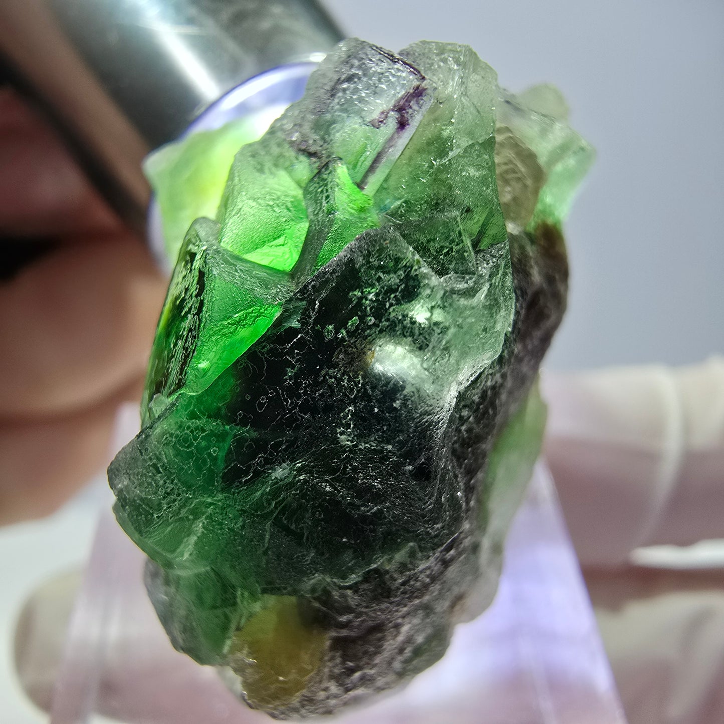 Cube de fluorite fantôme, muscovite et hyalite, spécimen d'Erongo, Namibie, 34 x 23 x 22 mm