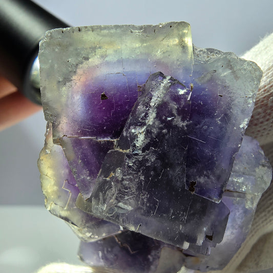 Rare spécimen de cube de fluorite fantôme, bleu-violet Okorusu Namibie 66 x 43 x 32 mm