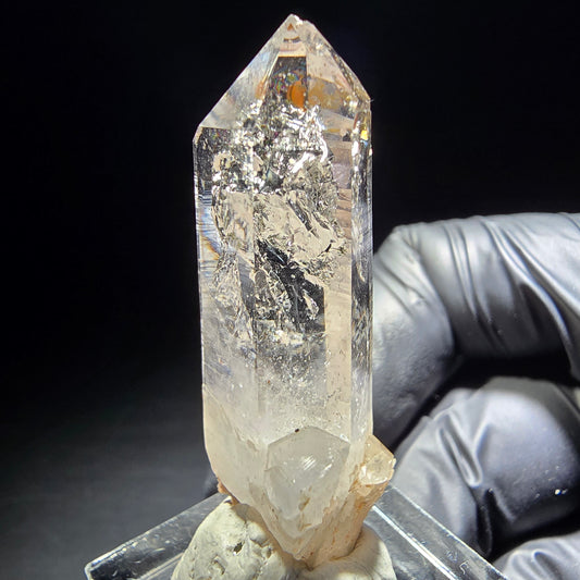 Pointe de quartz fumé clair avec goboboseb en fer orange, Namibie 46*16*16mm