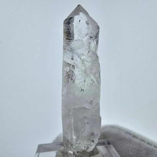 Klarer Phantom Hämatit Quarz Kristall Streep Mine, Goboboseb, Namibia 50*13*13mm