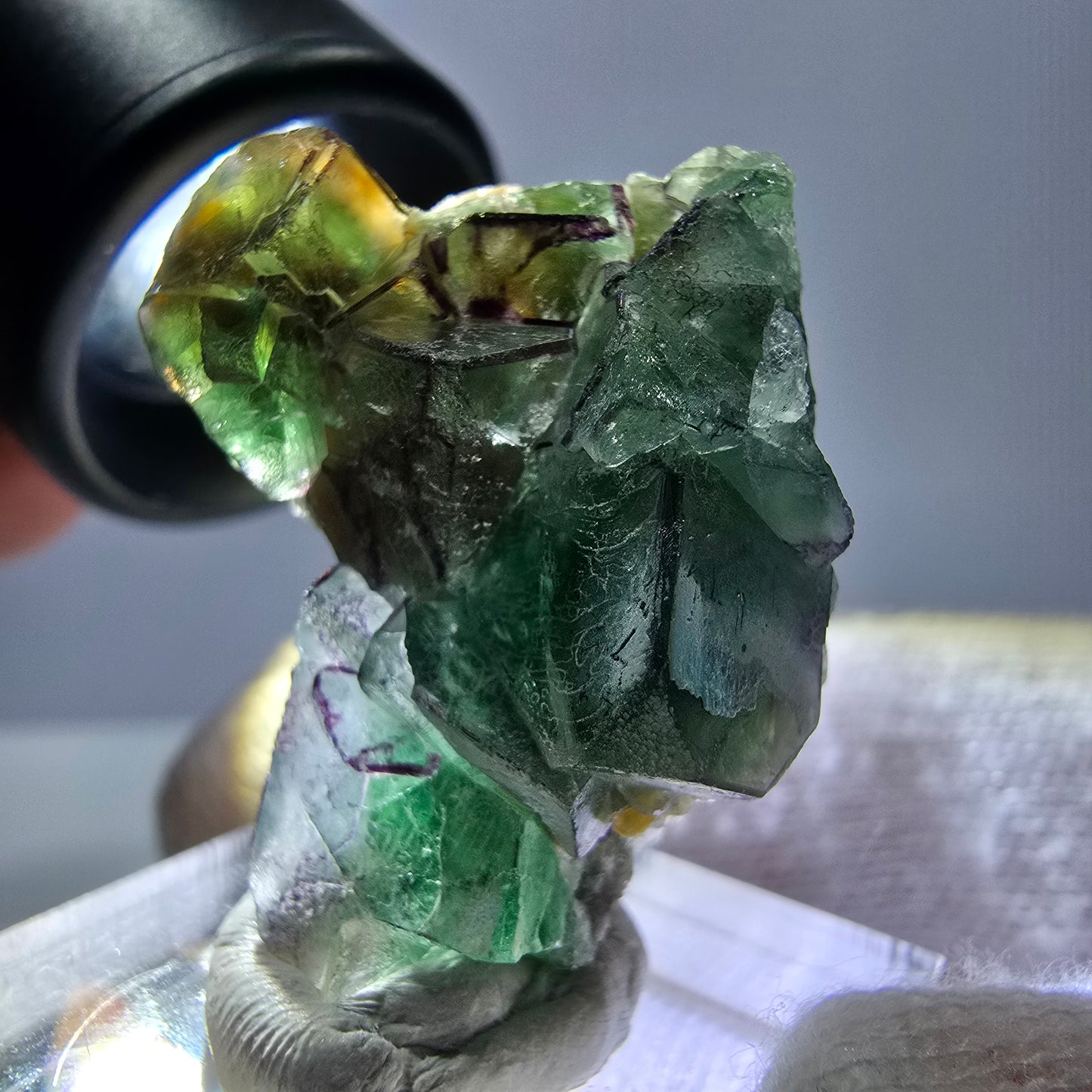 Cube de fluorite fantôme zonal, tourmaline muscovite Schörl Erongo Namibie 31 x 22 x 20 mm