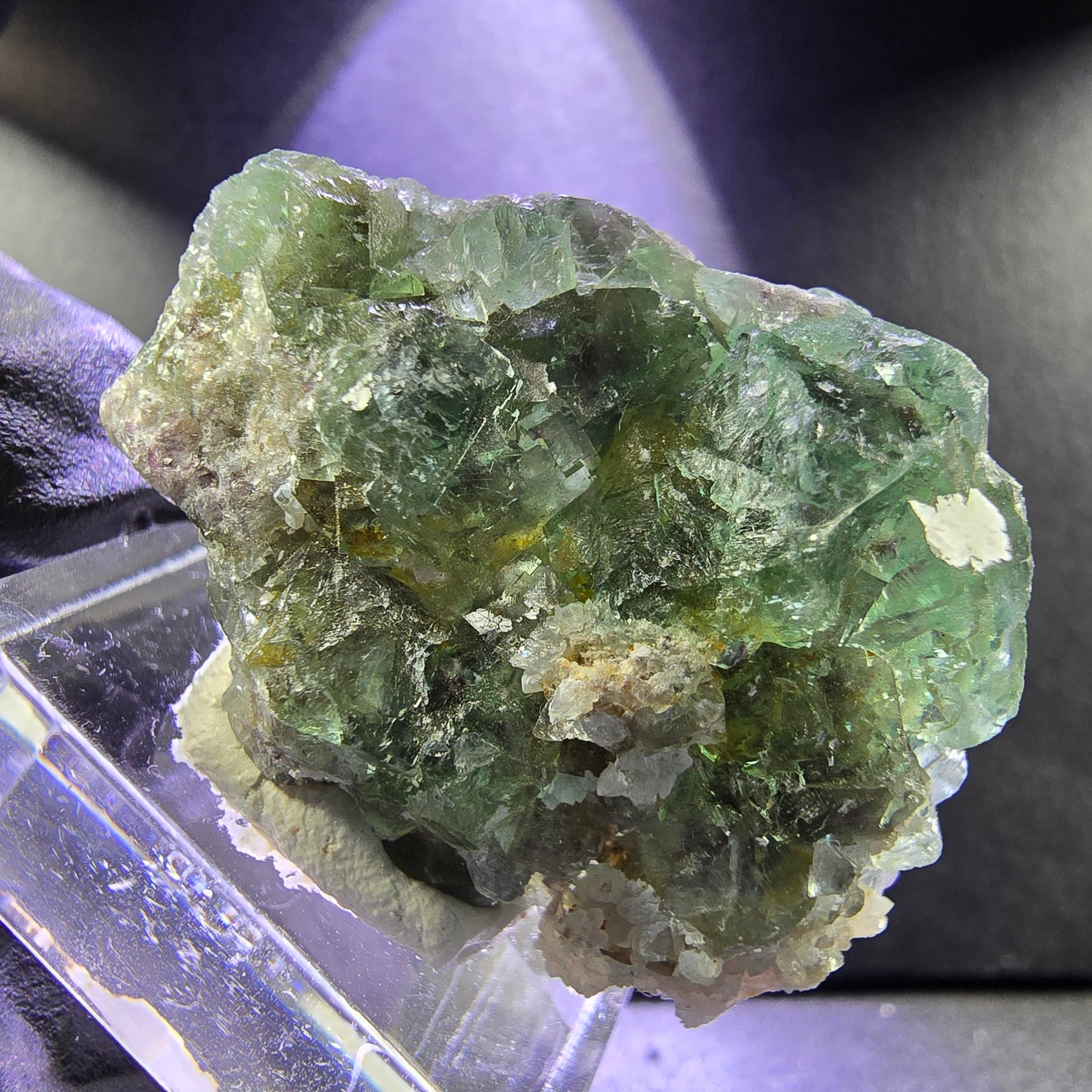 Seltene Fluorit XX Würfel Stufe grün mit Einschlüssen 36*28*13mm Okorusu Namibia