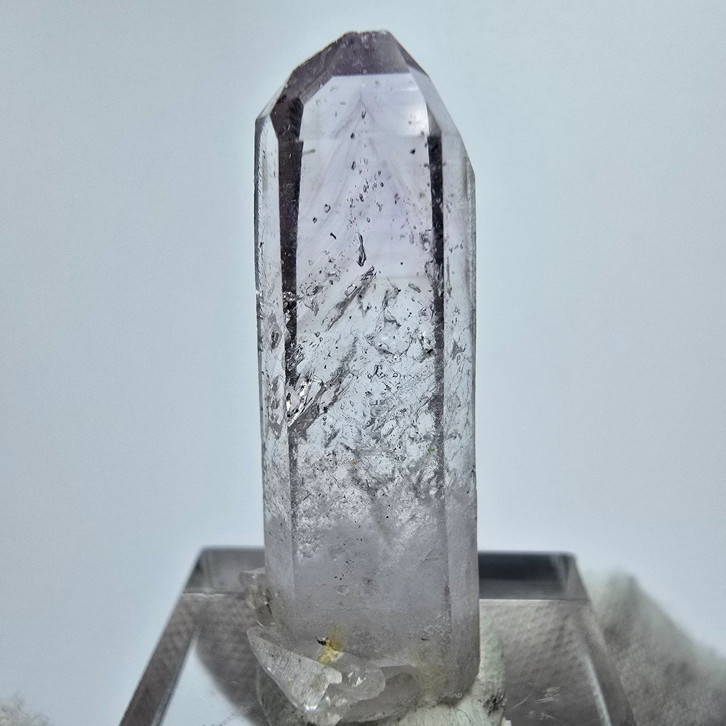 Enhydro Phantom Amethyst, 2x Blase Streep Mine Goboboseb Namibia 36*17*13mm
