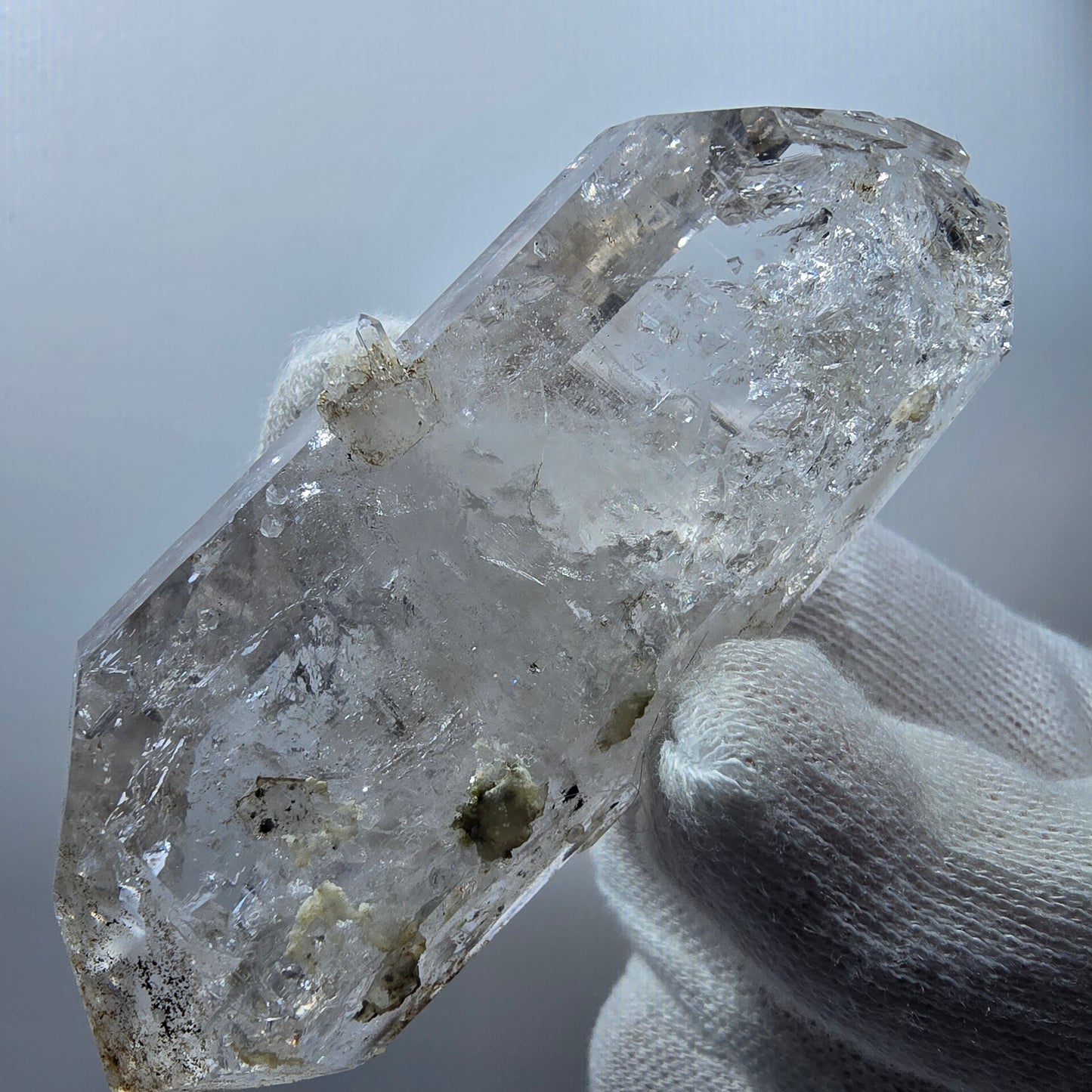 Sceptre DT en quartz fumé lémurien Enhydro, 1 gobob de poche Bubble Valentine. Namibie 89 x 33 x 21 mm