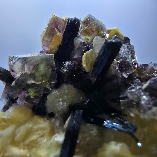 Bunte Phantom Fluorit Schörl Turmalin Hyalit Muskovit Erongo, Namibia 60*49*37mm