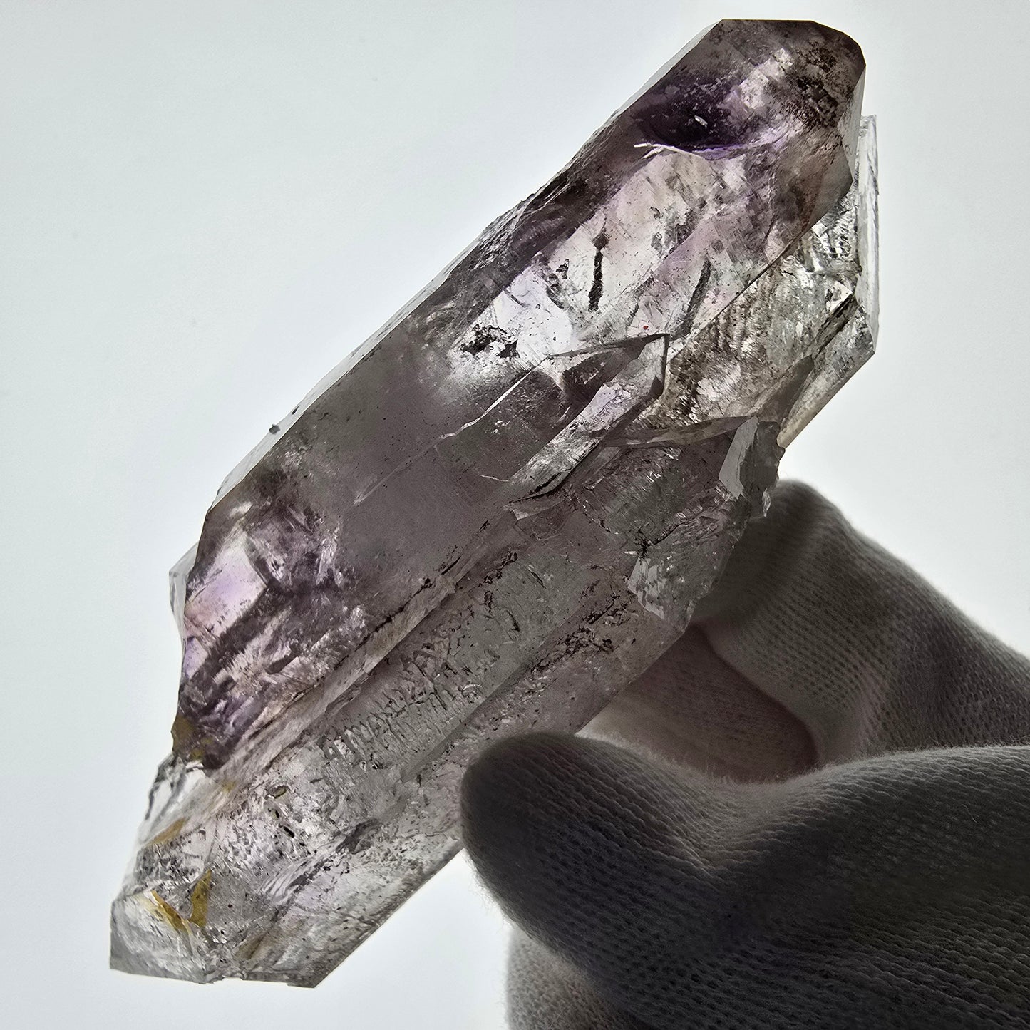 Gobo de poche Enhydro Skeleton Amethyst DT Scepter Valentine. Namibie 117 x 37 x 33 mm