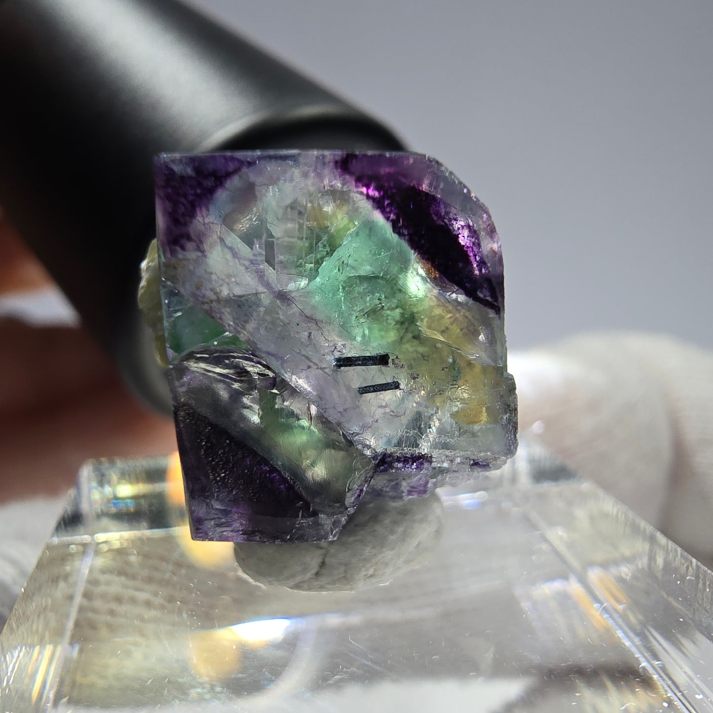 Cube de fluorite fantôme Schörl, tourmaline muscovite hyalite Erongo Namibie 16 x 15 x 13 mm