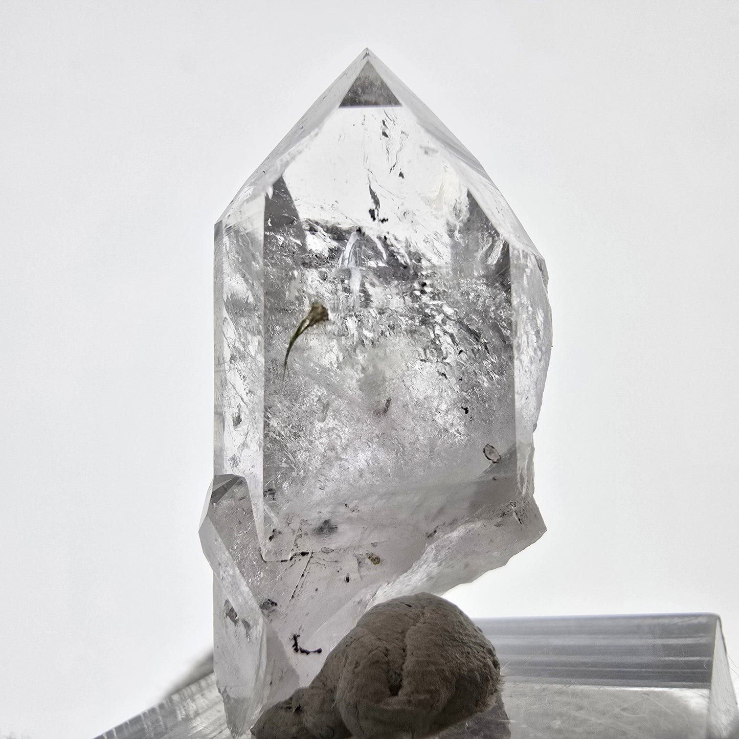 Améthyste fantôme avec épidote, mine d'hématite Streep, Goboboseb, Namibie, 34 x 17 x 16 mm