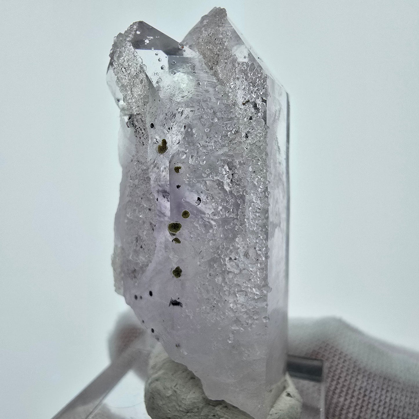 Harlekin Phantom Amethyst mit Analcim Streep Mine Goboboseb Namibia 47*21*19mm