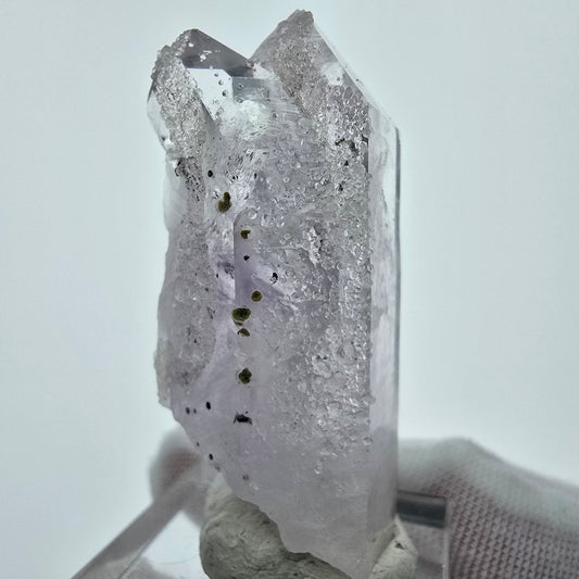 Améthyste fantôme Harlequin avec Analcim Streep Mine Goboboseb Namibie 47*21*19mm