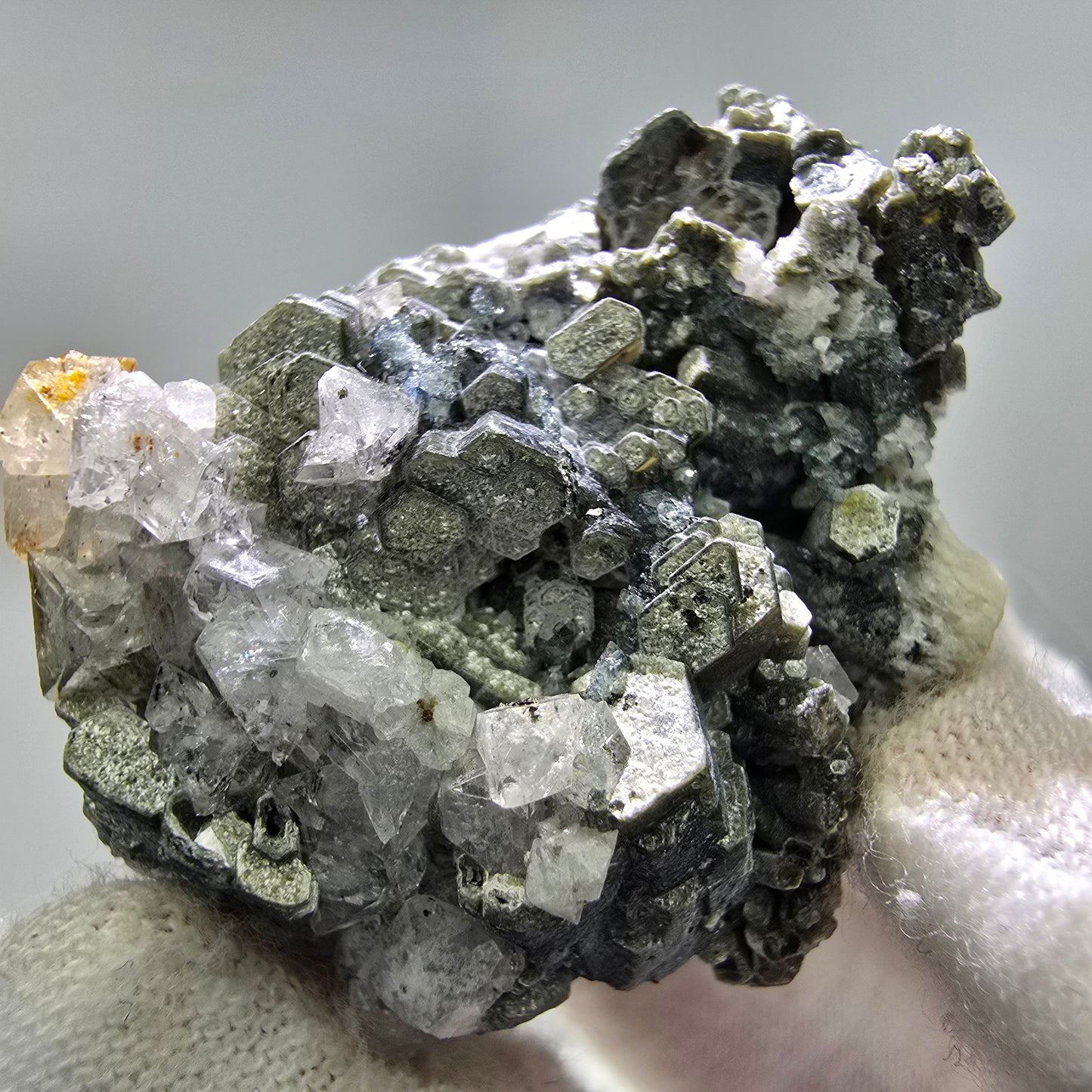 Seltene Muskovit, UV Calcit Stufe Erongo, Namibia 38*36*30mm Mineraliensammlung
