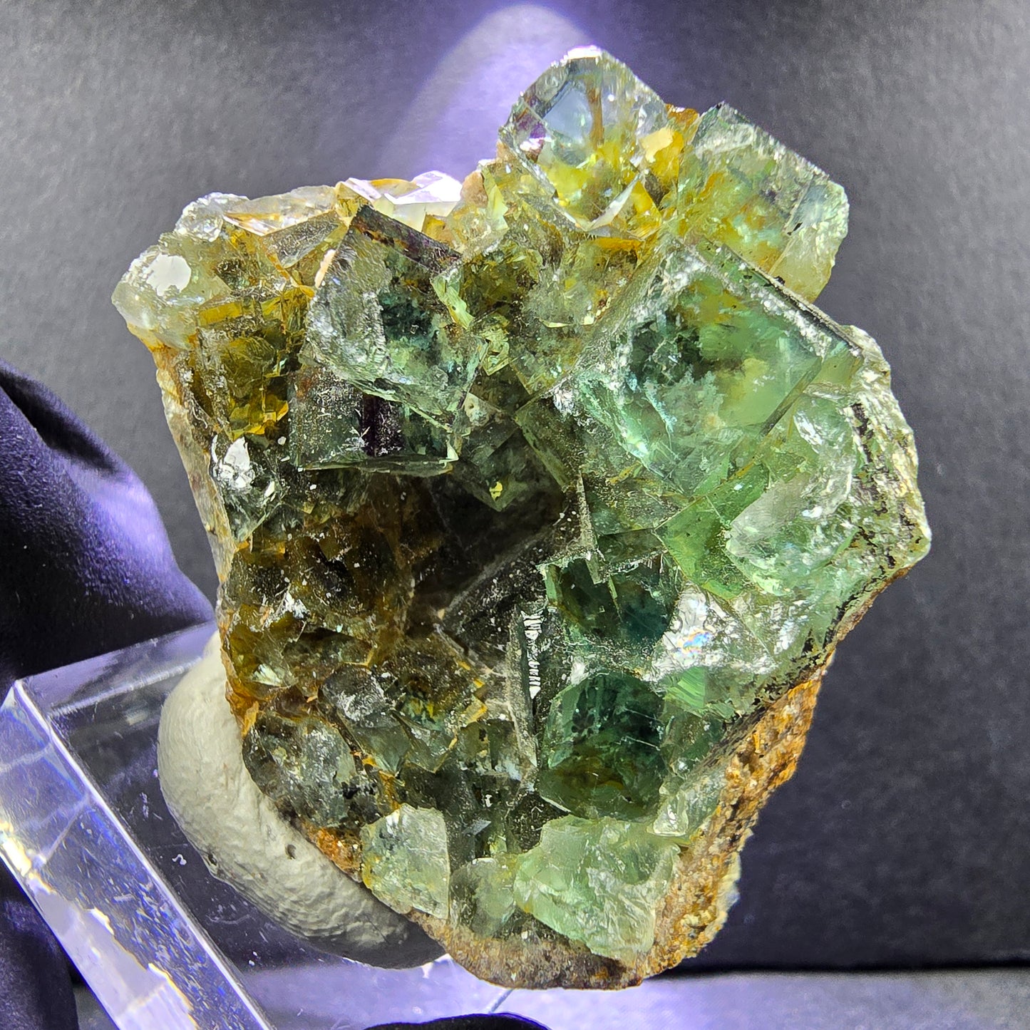 Seltene Fluorit XX Würfel Stufe grün mit Einschlüssen 41*37*20mm Okorusu Namibia