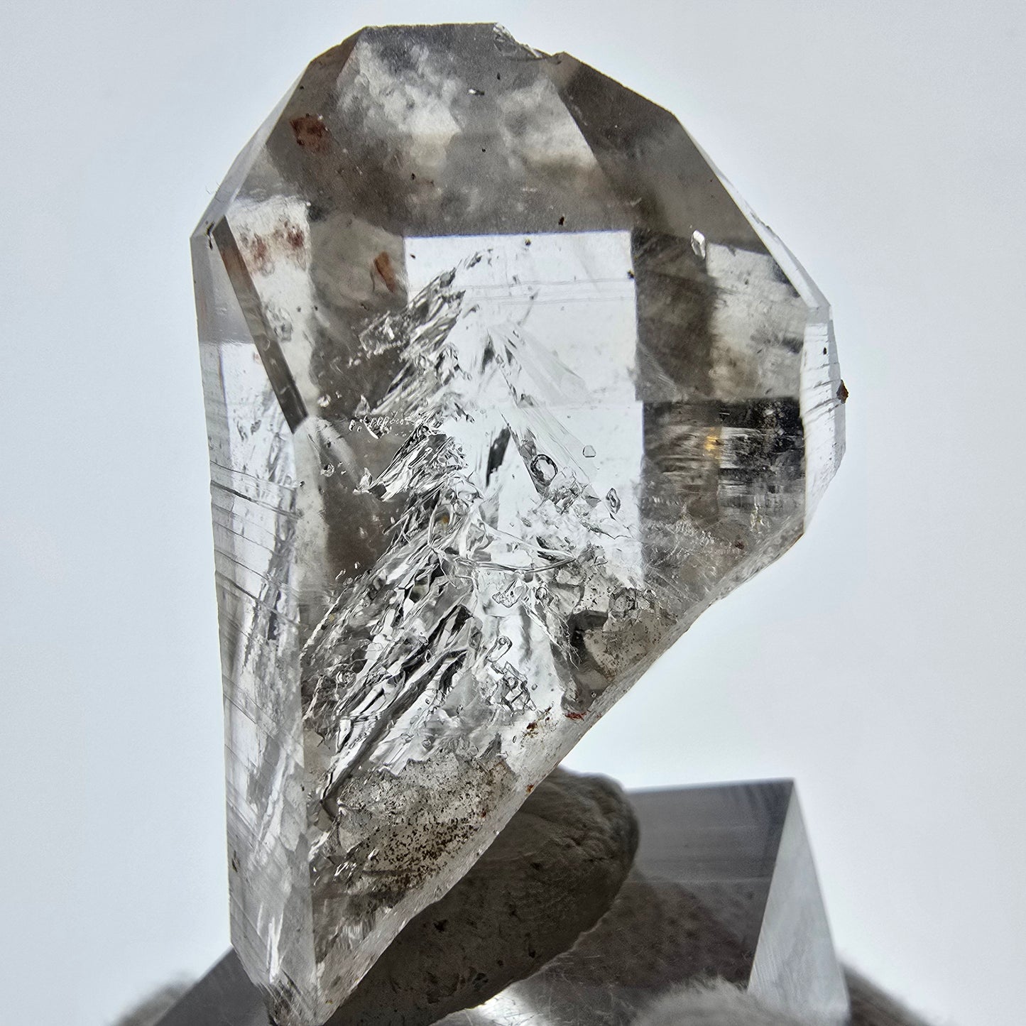 Quartz fumé fantôme lémurien Enhydro, 3 bulles (grandes), Streep Mine, Namibie, 44 x 27 x 23 mm