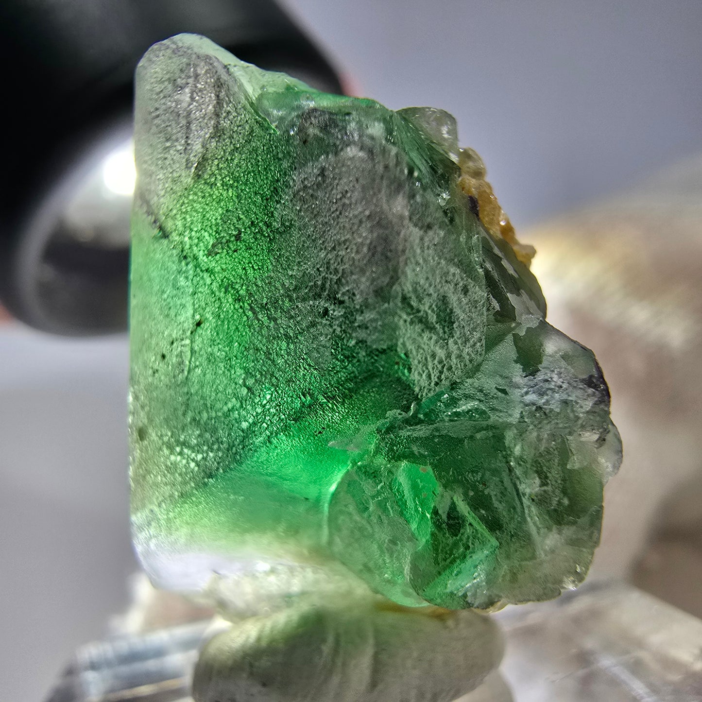 Cube de fluorite fantôme zonal, muscovite, spécimen d'hyalite, Erongo, Namibie, 26 x 18 x 16 mm