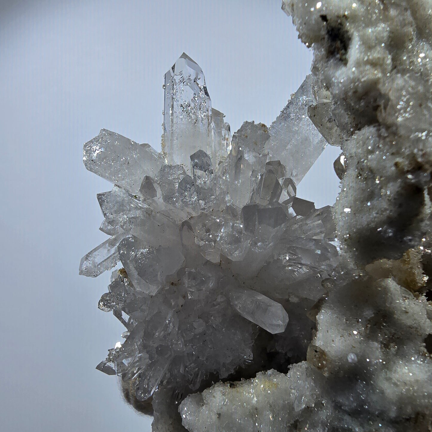 XL Phantom Smoky Quartz DT, calcite UV sur matrice Valentine Pocket, Namibie 166 x 81 x 47 mm