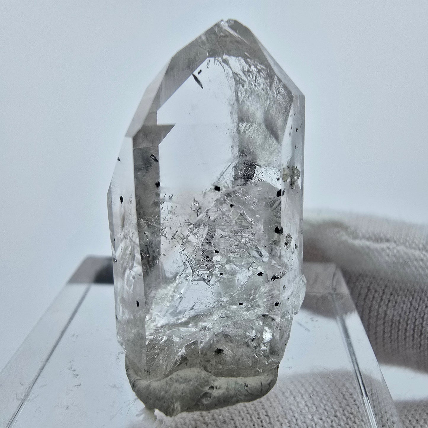 Phantom Amethyst Kristall mit Hämatit Streep Mine Goboboseb Namibia 26*15*11mm
