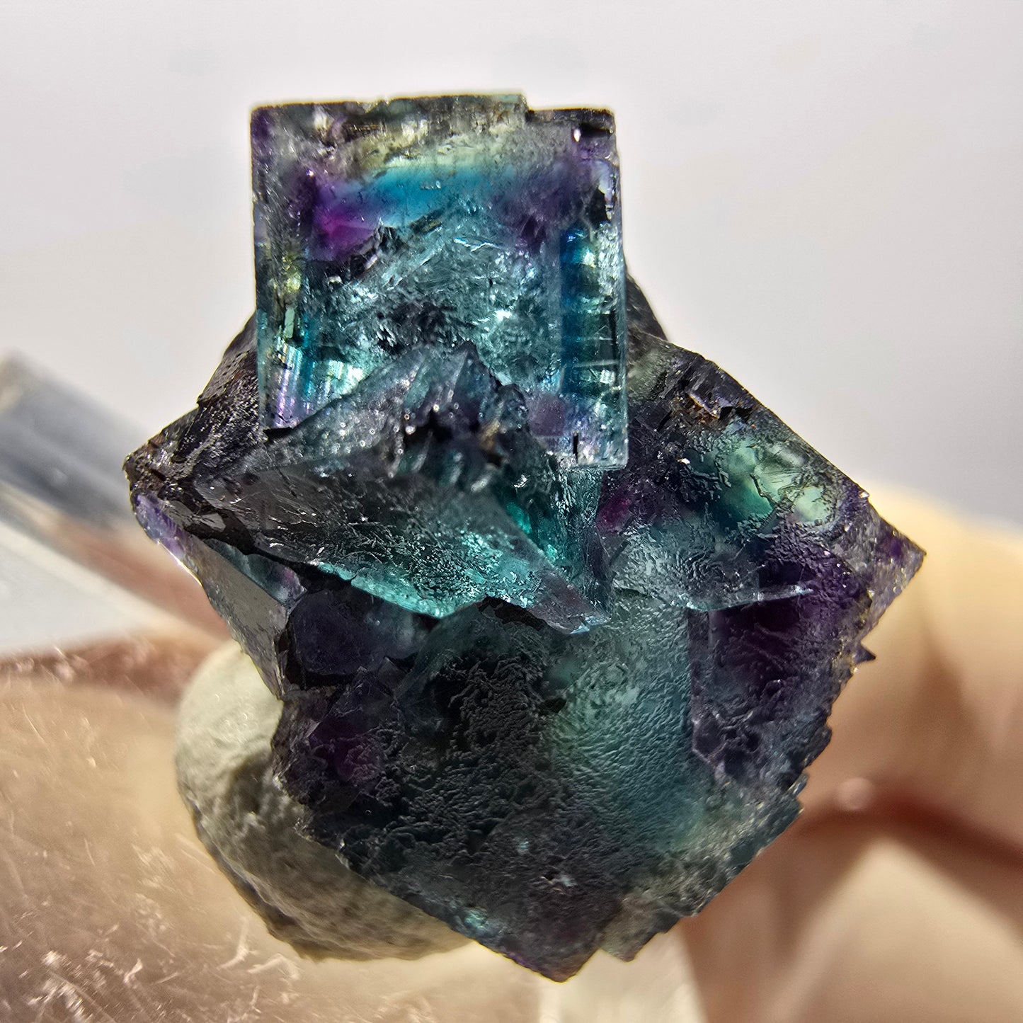Spécimen de cube de fluorite fantôme, parqueté vert violet Okorusu, Namibie 20 x 15 x 12 mm