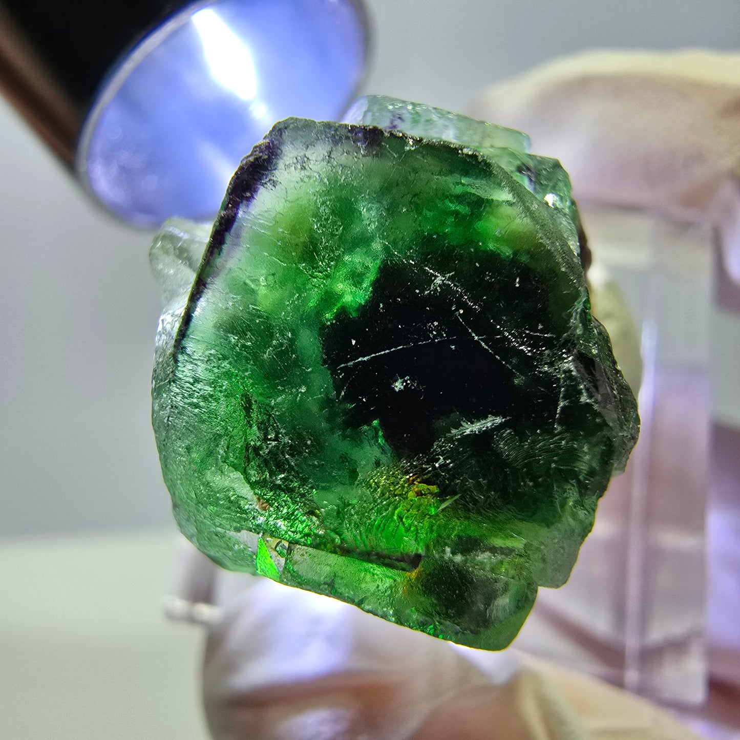 Cube de fluorite fantôme, zonal, spécimen de muscovite, Erongo, Namibie, 21 x 20 x 19 mm