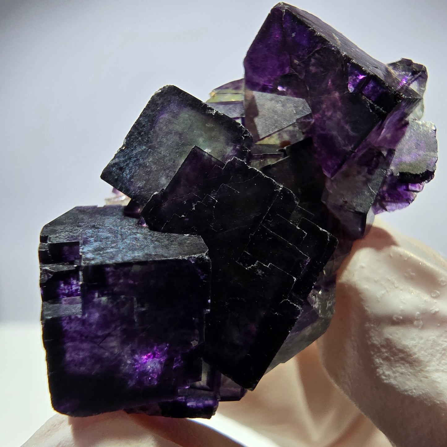 Spécimen de cube de fluorite fantôme parqueté vert violet Okorusu, Namibie 40*26*21mm