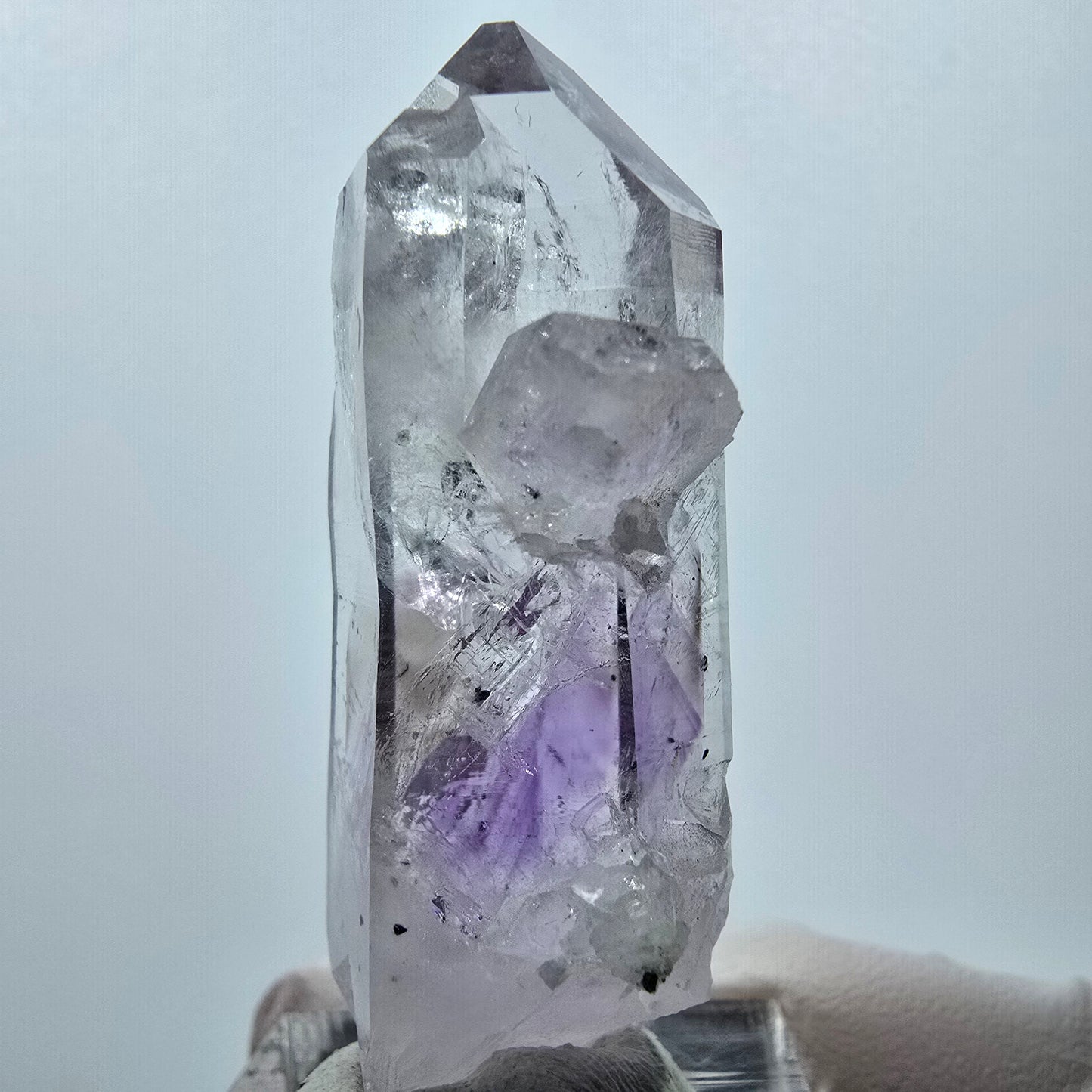 Améthyste fantôme, mine d'hématite Point Streep, Goboboseb, Namibie, 48 x 21 x 14 mm