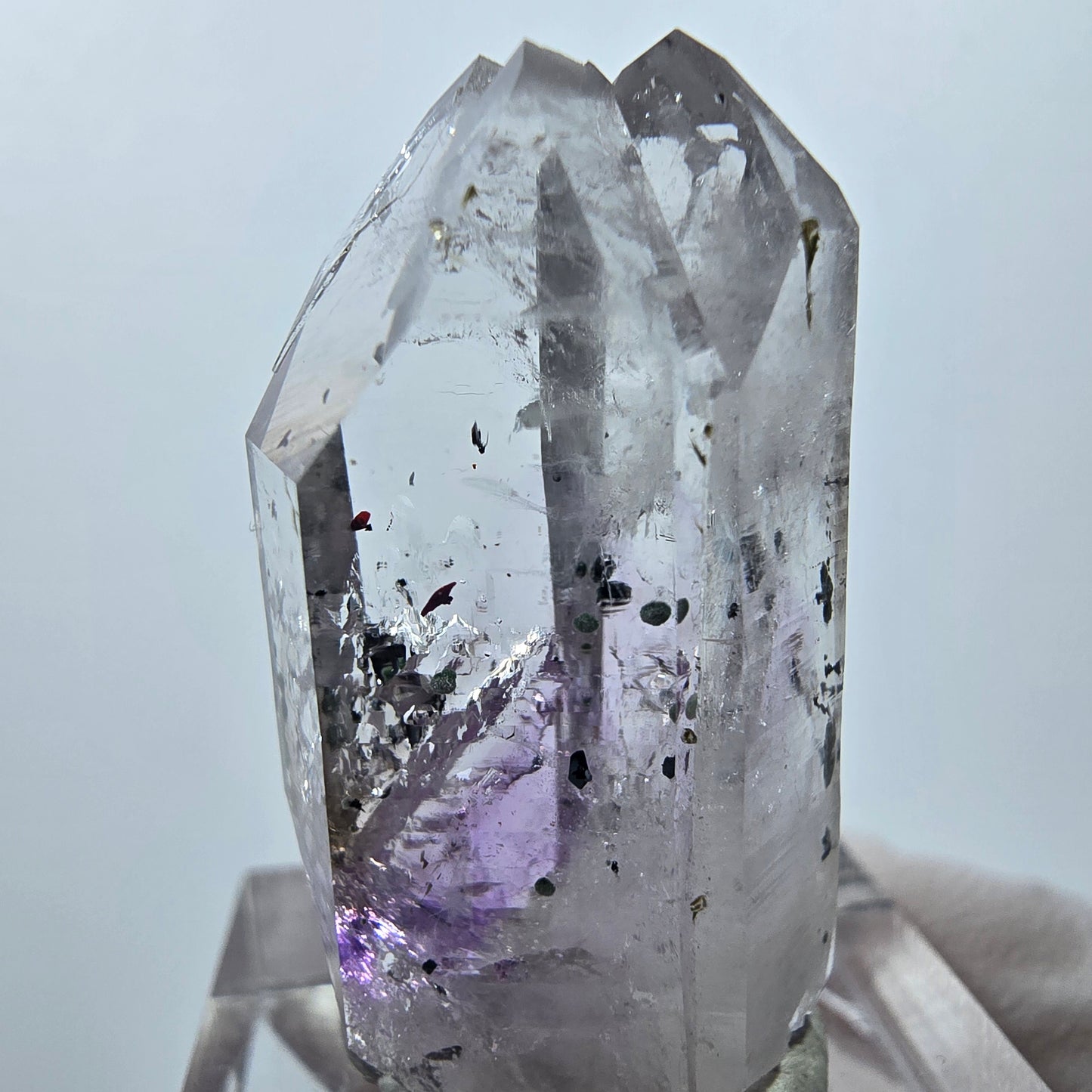 Améthyste fantôme, mine d'hématite Point Streep, Goboboseb, Namibie, 33 x 16 x 13 mm