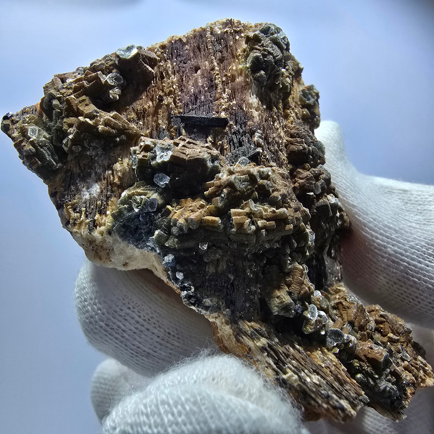 Tourmaline Schörl, muscovite, calcite UV, stade orthose Erongo, Namibie 82*55*45mm