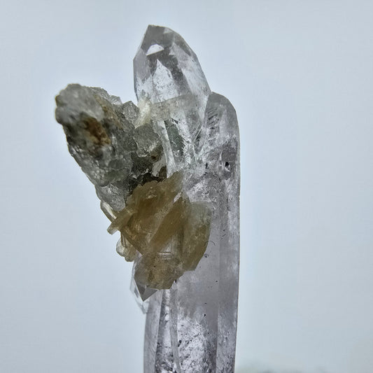 Phantom Amethyst Kristall mit Stilbit Goboboseb, Namibia 47*15*13mm Sammlung