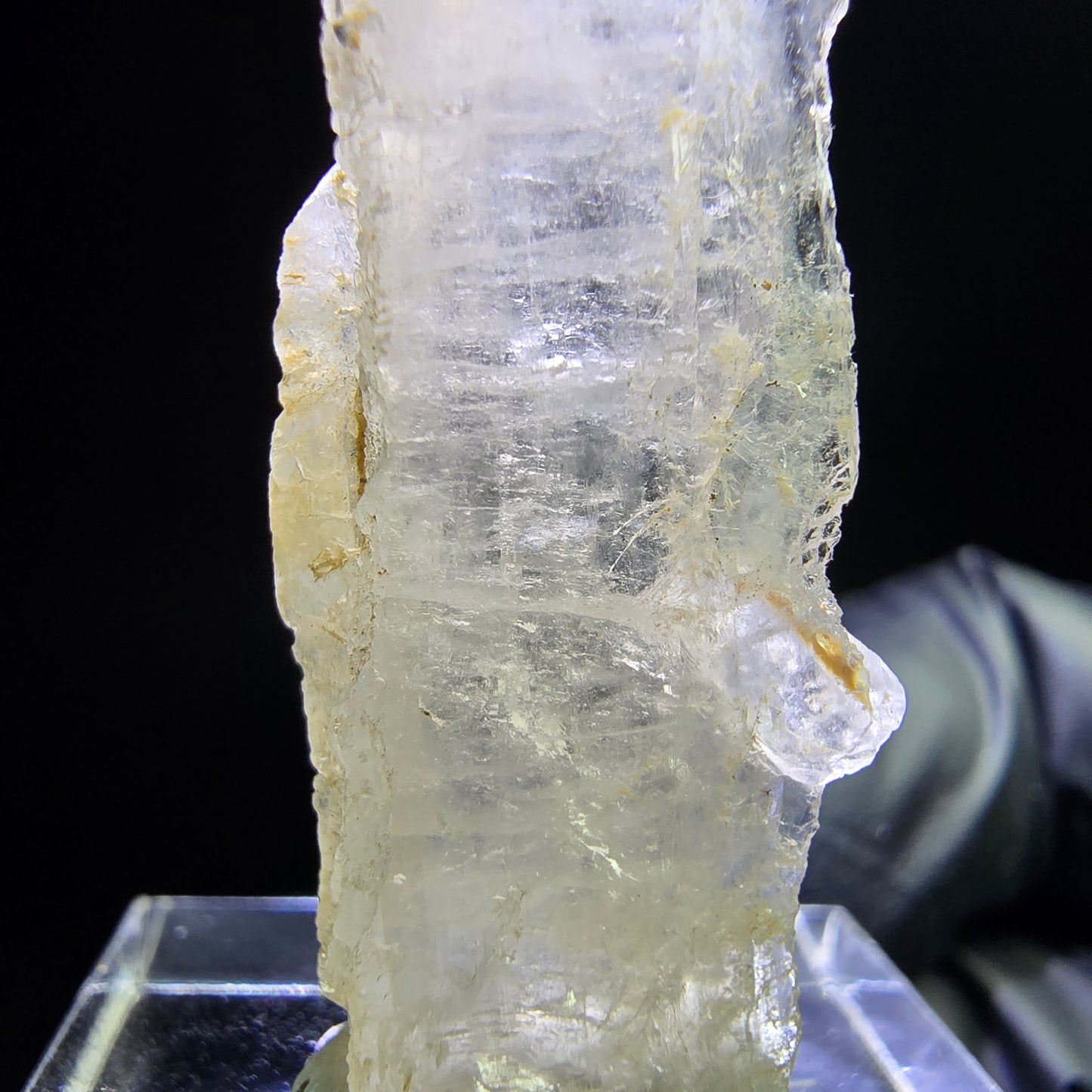 Seltener Kunzit Spodumen Kristall weiß UV Mineral 41*15*6mm Brasilien Sammlung