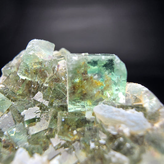 Cubes de fluorite clairs avec scène de Quartz vert Okorusu, Collection namibie 40*36*13mm